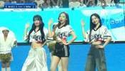 甜美可爱活力满满的兔瓦斯！热刺友谊赛中场时TWICE带来表演🤭
