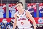 小伙子打得真不错！于米提18中9&三分8中4砍下26分3板